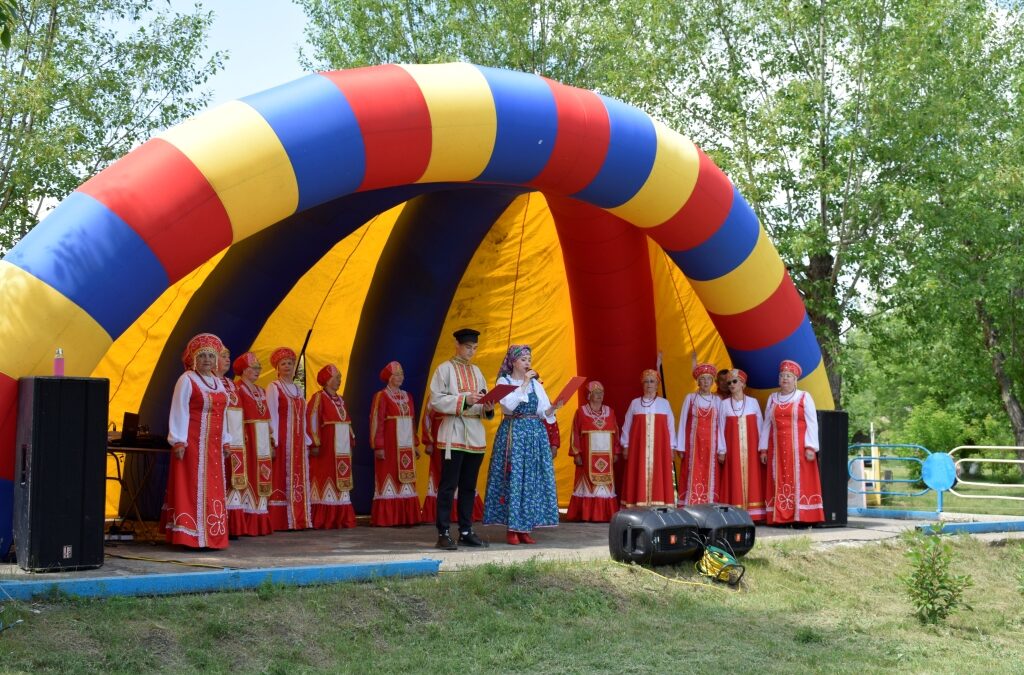 «Лейся, песня русская»